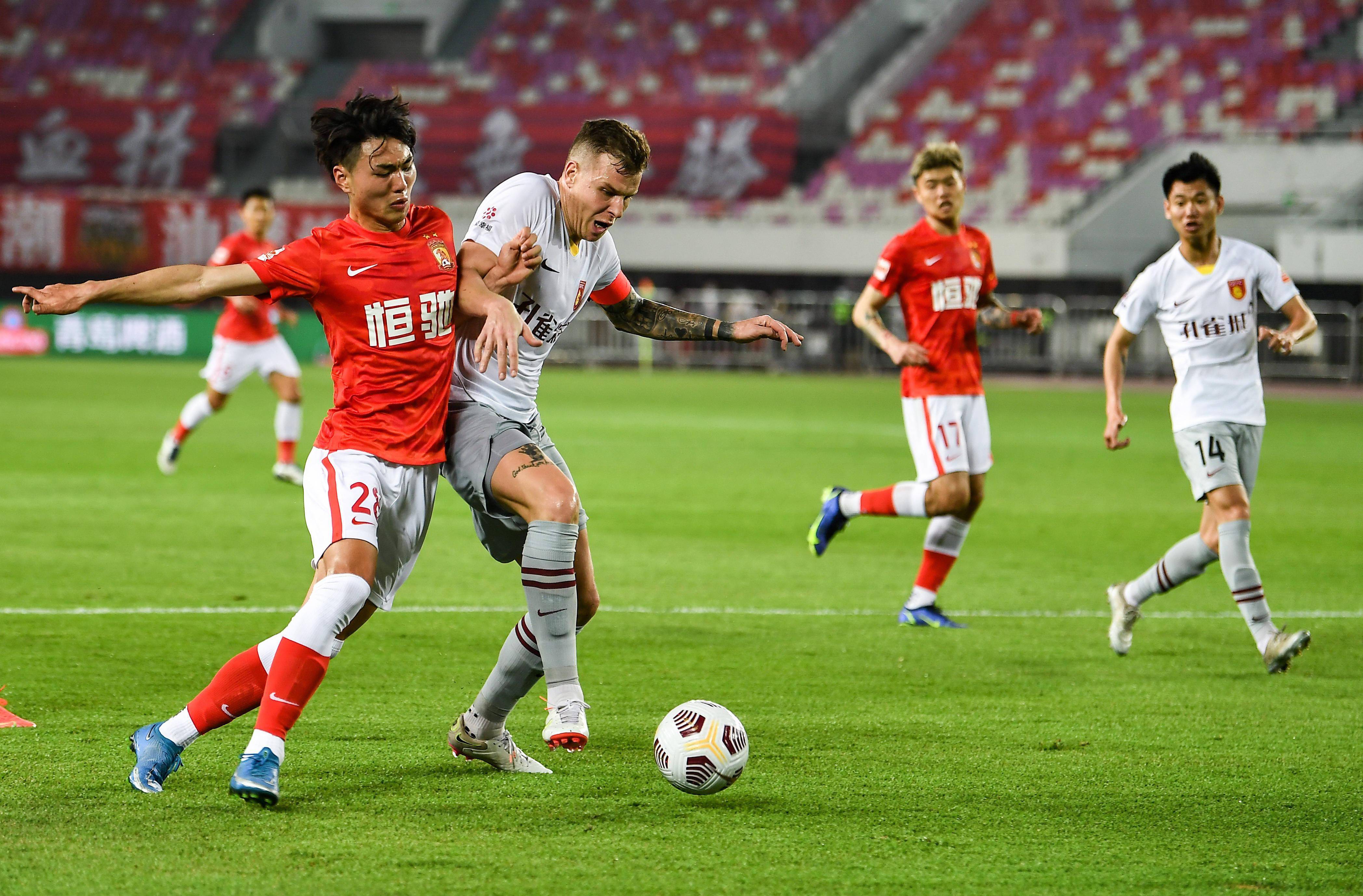 包含中超国际比赛日走向成谜,广州队再遭质疑,目标明确,临场指挥获称赞的词条 包含中超国际比赛日走向成谜,广州队再遭质疑,目标明确,临场指挥获称赞的词条